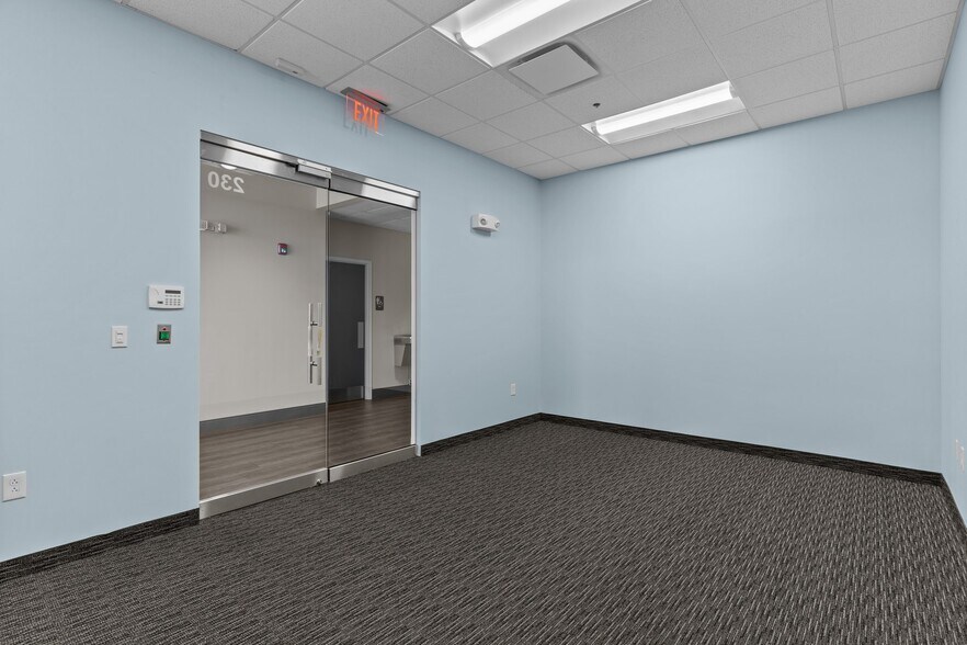 More Photos Of 6740 Rock Spring Rd, Wilmington Office For Sale