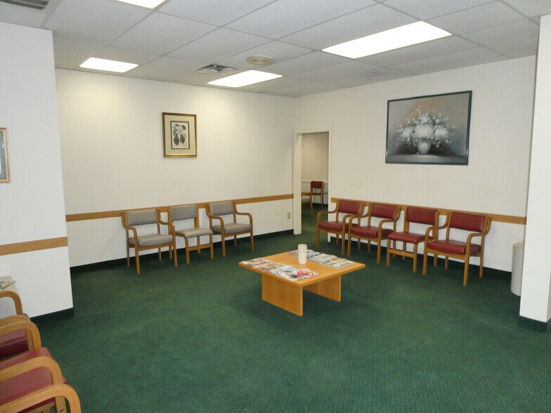 More Photos Of 310 S White Horse Pike, Somerdale Office For Lease