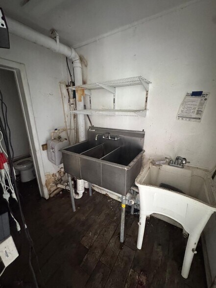 More Photos Of 6014 Kimberly Blvd, North Lauderdale Convenience Store For Sale