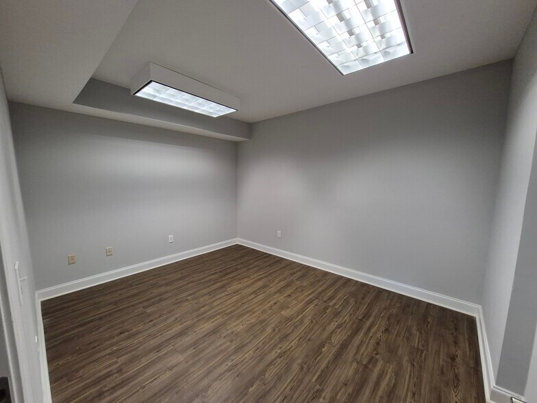 More Photos Of 113 Mountain Brook Dr, Canton Medical For Lease