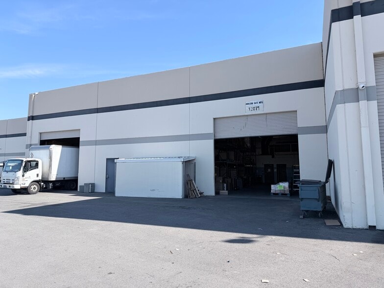 More Photos Of 12819 Marquardt Ave, Santa Fe Springs Manufacturing For Lease
