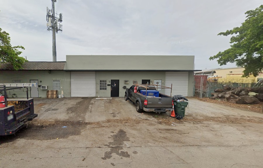 Primary Photo Of 574-580 NE 42nd Ct, Oakland Park Flex For Lease