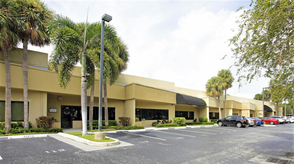 More Photos Of 1239 E Newport Center Dr, Deerfield Beach Office For Sale