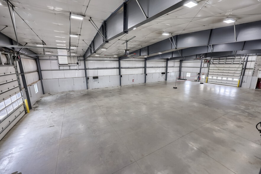 More Photos Of 608 Fairview Rd, Manheim Specialty For Lease