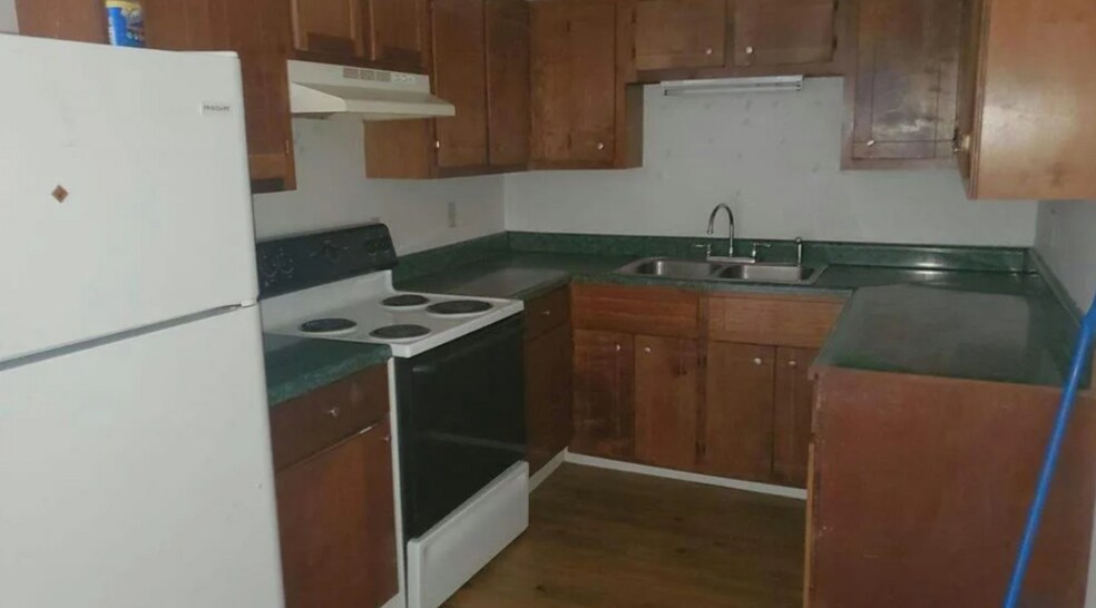 More Photos Of 1939 Brumfield Rd SW, Summit Apartments For Sale