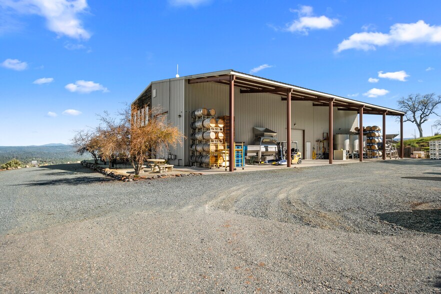 More Photos Of 6781 Tower, Somerset Winery Vineyard For Sale