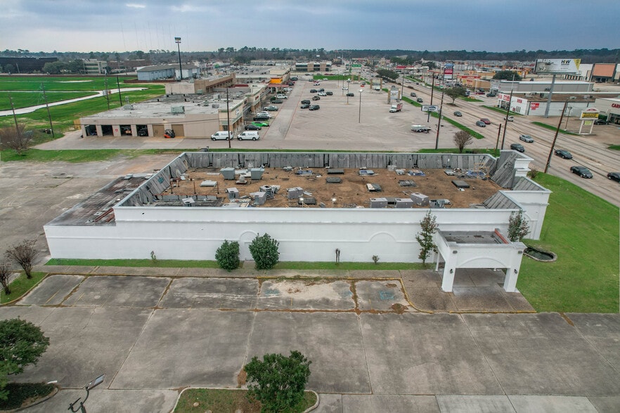 More Photos Of 2103 Cypress Creek Pky, Houston Bar For Sale