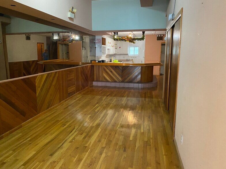 More Photos Of 1914 3rd Ave, New York Storefront Retail Office For Lease