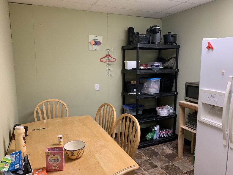 More Photos Of 629 N Main St, Shelbyville General Retail For Lease