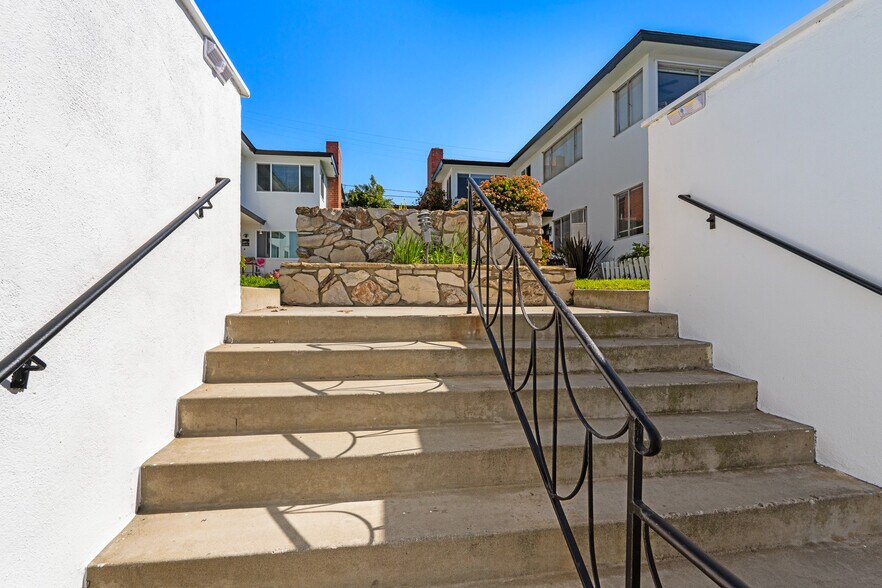 More Photos Of 124-128 Palos Verdes Blvd, Redondo Beach, Redondo Beach Apartments For Sale