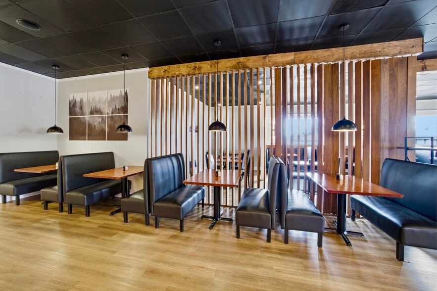 More Photos Of 4405-4435 Liberty Rd S, Salem Restaurant For Lease