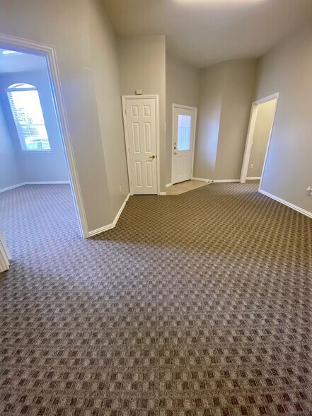 More Photos Of 325 Miron Dr, Southlake Medical For Lease