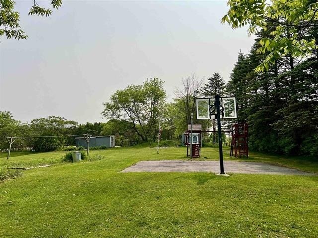 More Photos Of 400 N Genesee St, Wittenberg Office For Sale