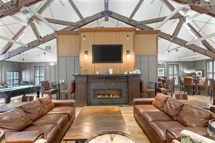 More Photos Of 1331 SW Broadway St, Portland Restaurant For Sale