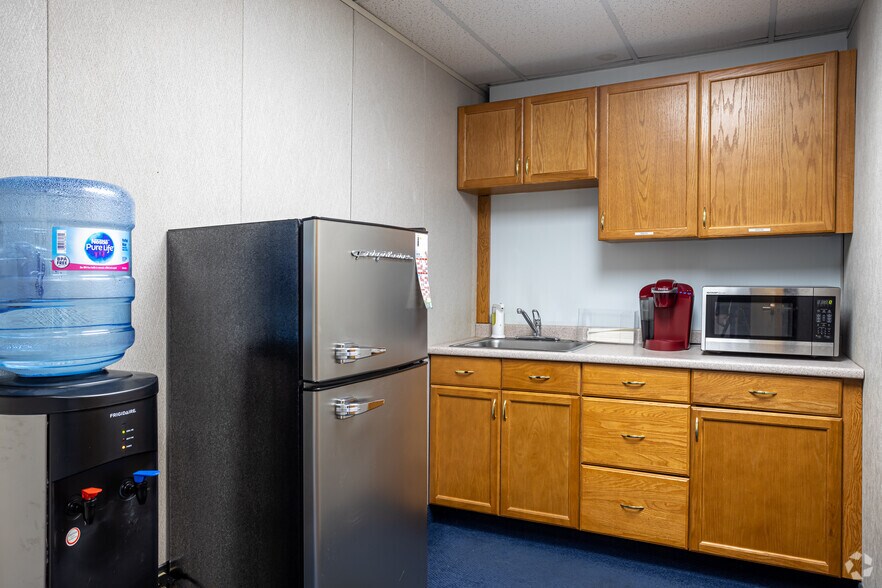 More Photos Of 30 Lyman St, Westborough Unknown For Lease