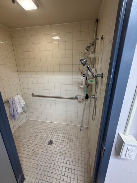 More Photos Of 198 Thompson Ave, Louisville Religious Facility For Sale
