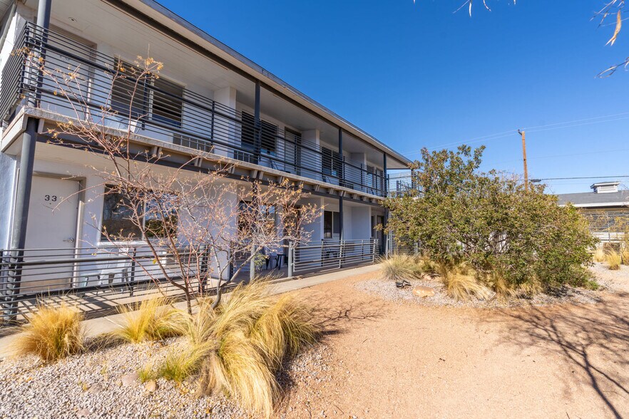 More Photos Of 601 W San Antonio St, Marfa Hotel For Sale