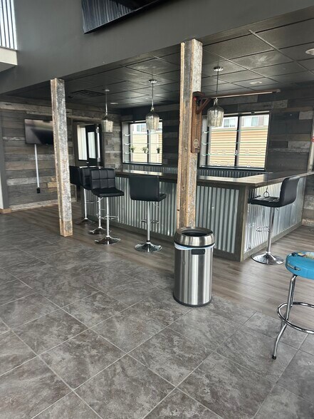 More Photos Of 1740 Park Ave, Plover Storefront Retail Office For Sale