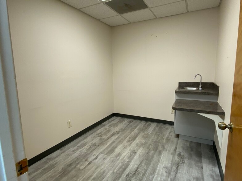 More Photos Of 918 Rolling Acres Rd, Lady Lake Medical For Lease