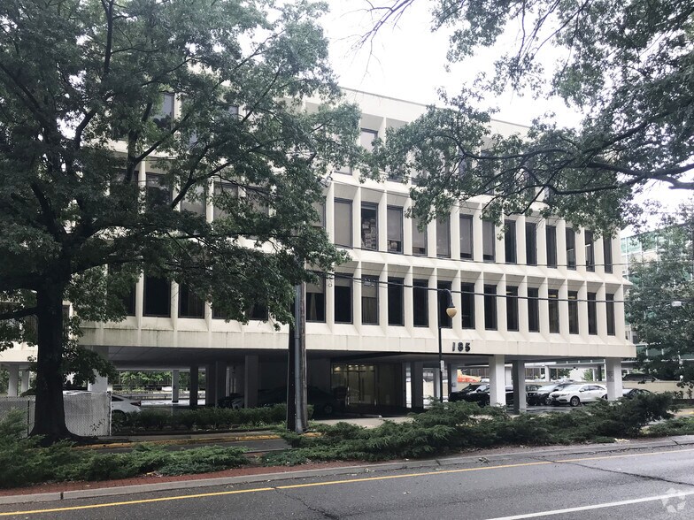 More Photos Of 185 Great Neck Rd, Great Neck Office For Lease