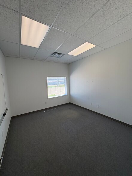 More Photos Of 66850 Executive Dr, Saint Clairsville Warehouse For Lease