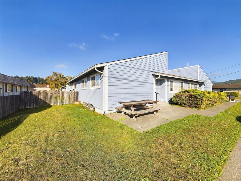 More Photos Of 3002-3016 Smith Ln, Fortuna Apartments For Sale