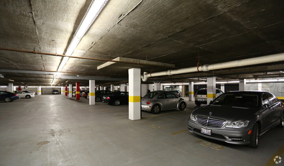 More Photos Of 4334 N Hazel St, Chicago Apartments For Lease