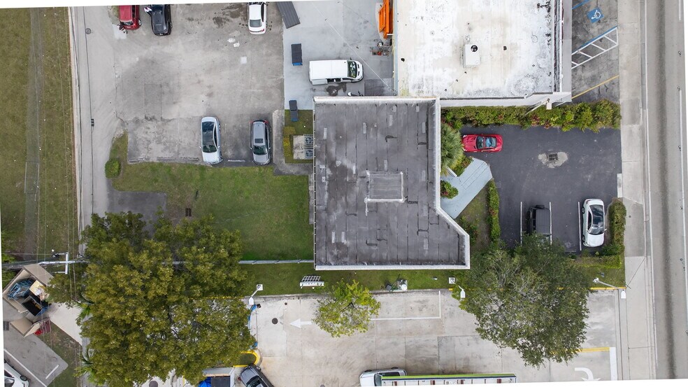 More Photos Of 513 N State Road 7, Margate Office For Lease