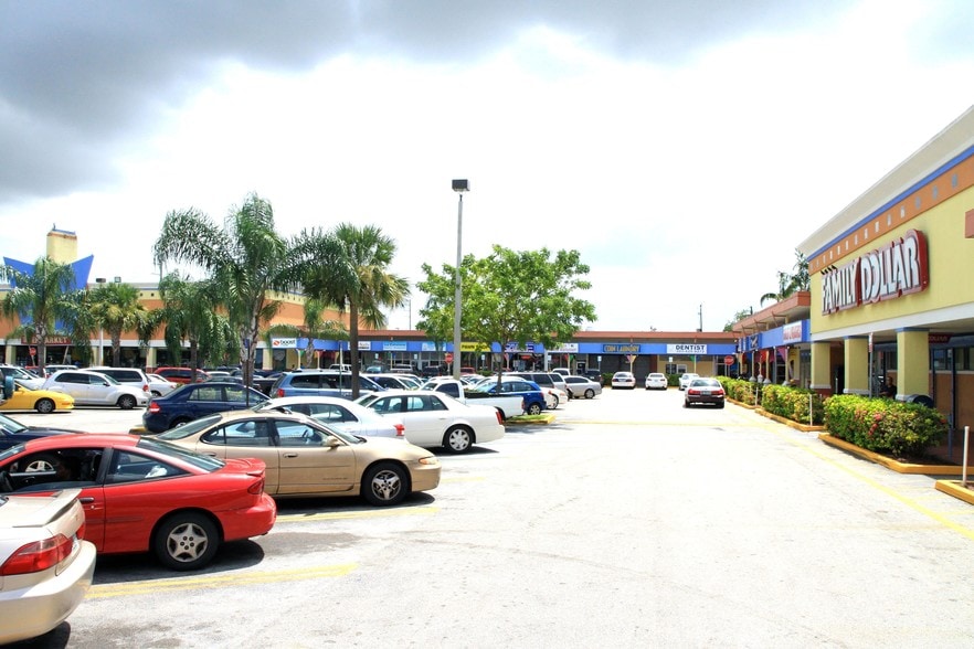 More Photos Of 4500-4698 NW 183rd St, Miami Gardens Storefront For Lease