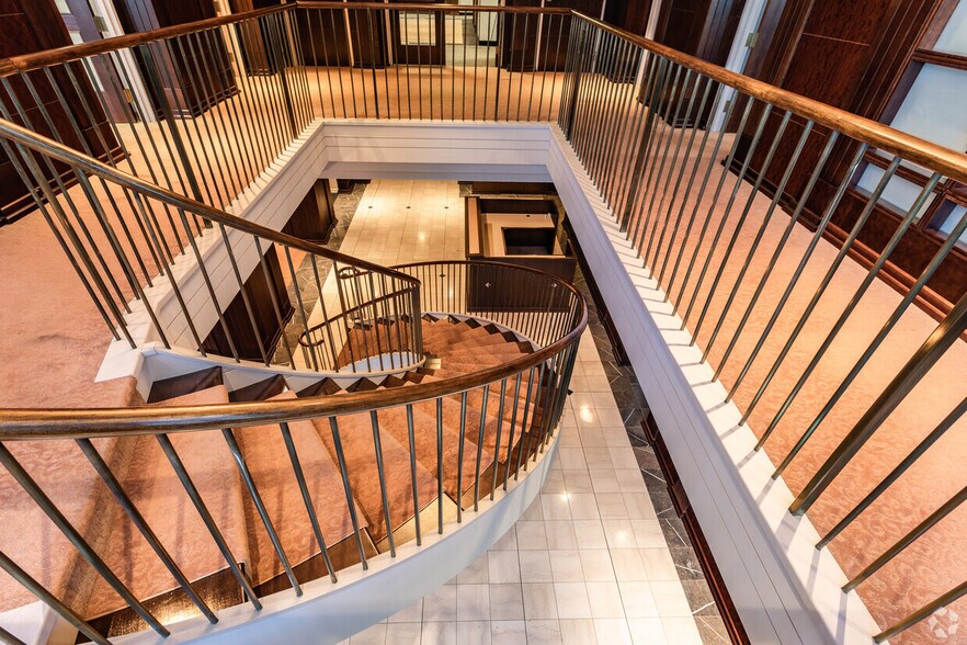 More Photos Of 500 E Main St, Norfolk Office Residential For Lease