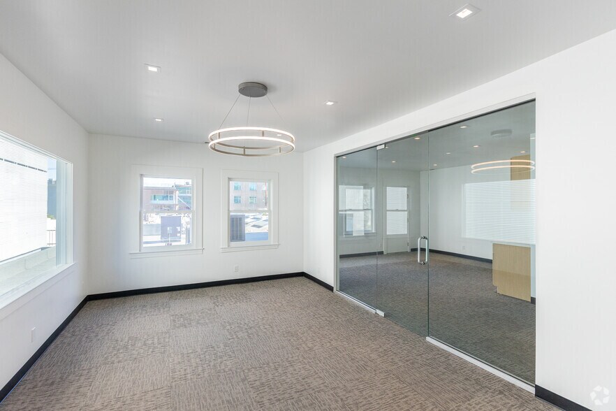 More Photos Of 343-345 Vermont St, San Francisco Light Distribution For Sale