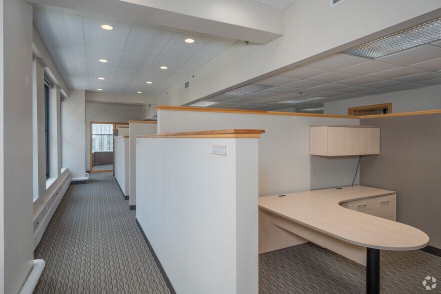 More Photos Of 800 Hennepin Ave, Minneapolis Office For Lease
