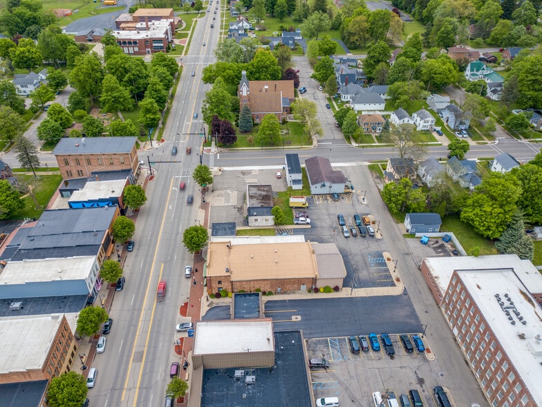 More Photos Of 264 E Chicago St, Jonesville Service Station For Sale