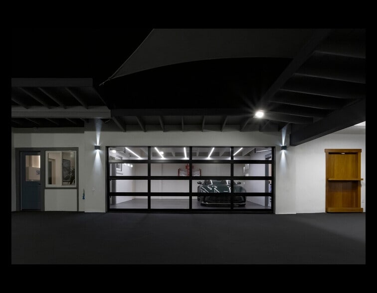 More Photos Of 1217 S Railroad Ave, San Mateo Showroom For Sale