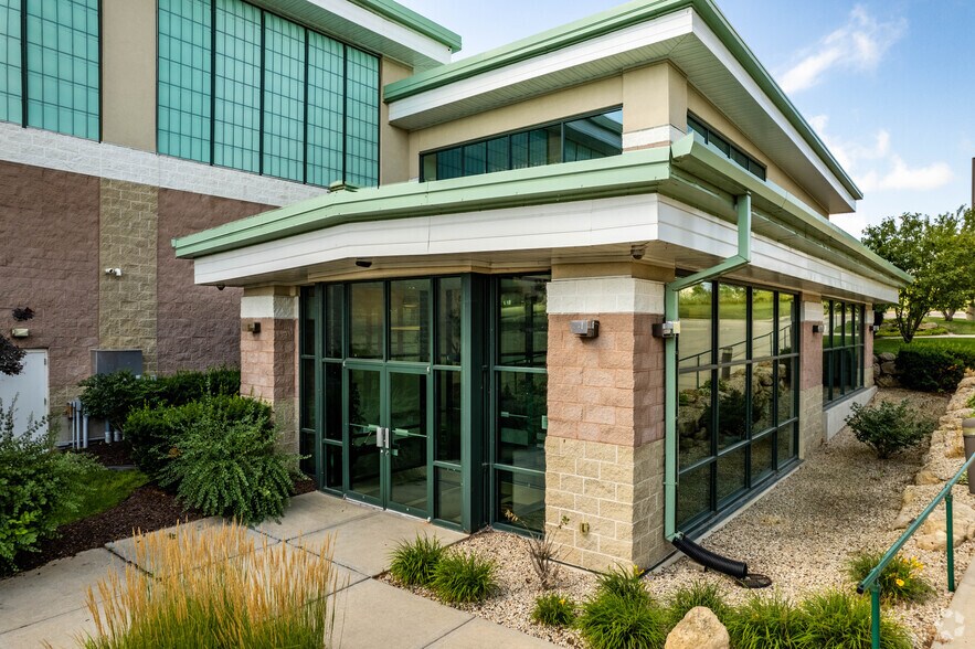 More Photos Of 201 Prairie Heights Dr, Verona Research And Development For Sale