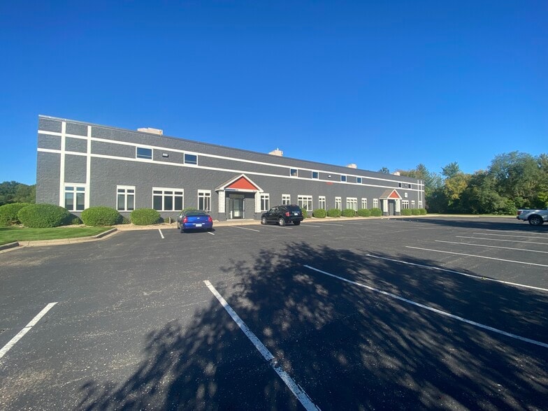 More Photos Of 14050 NE Lincoln St, Ham Lake Manufacturing For Lease