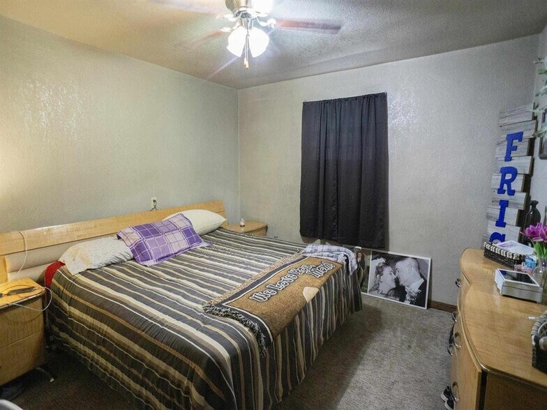 More Photos Of 215 SW 6th St, Mooreland Hotel For Sale