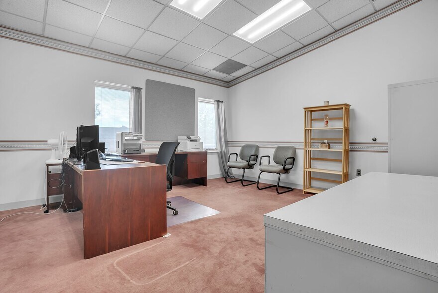 More Photos Of 4609 Pinecrest Office Park Dr, Alexandria Medical For Sale