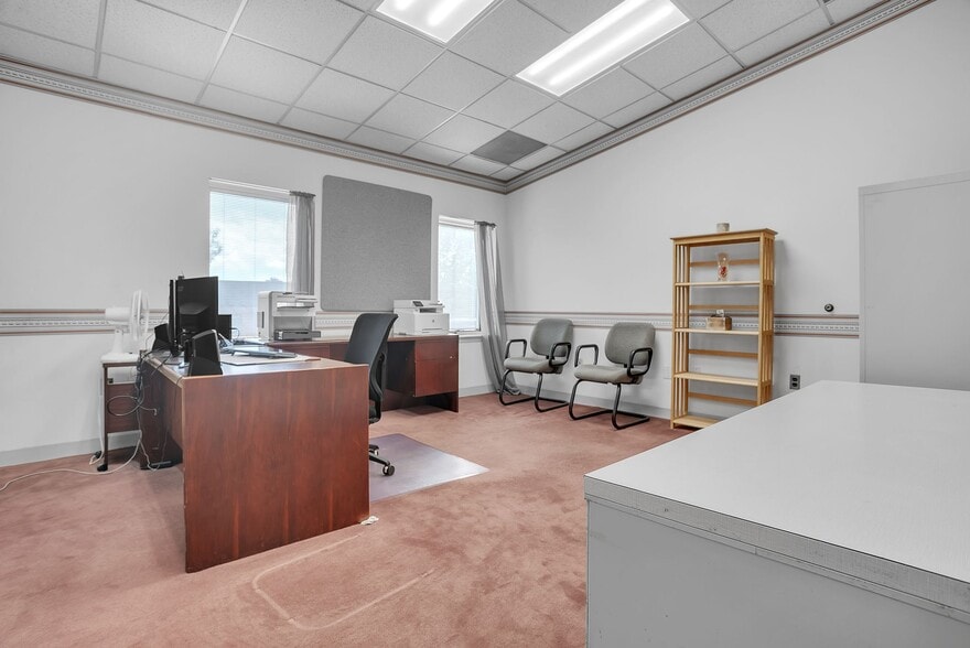 More Photos Of 4609 Pinecrest Office Park Dr, Alexandria Medical For Sale