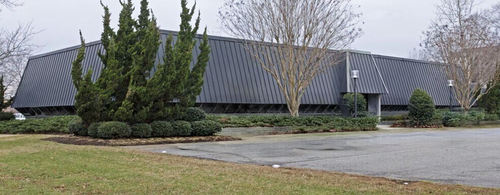 More Photos Of 736 Thimble Shoals Blvd, Newport News Office For Sale