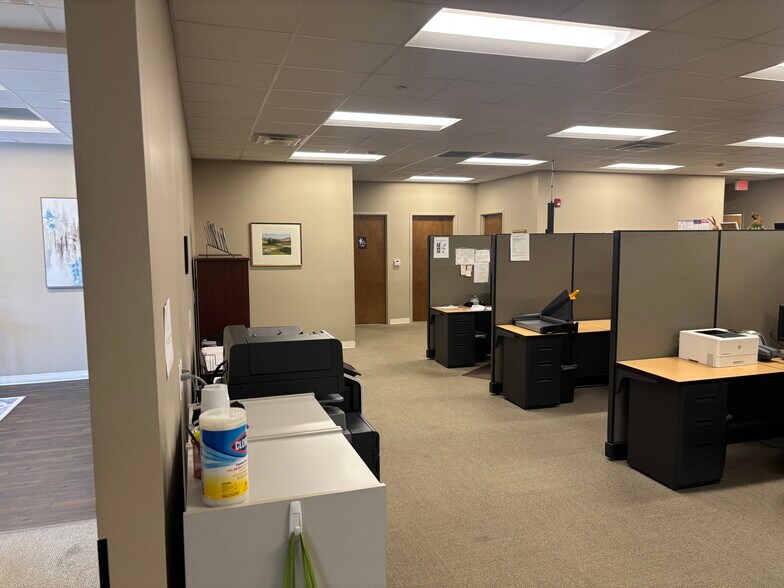 More Photos Of 6225 Greenlee St, Arlington Office For Sale
