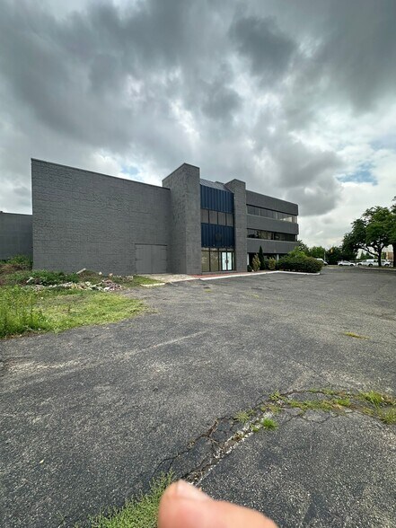 More Photos Of 24 Meadowlands Pky, Secaucus Office For Sale