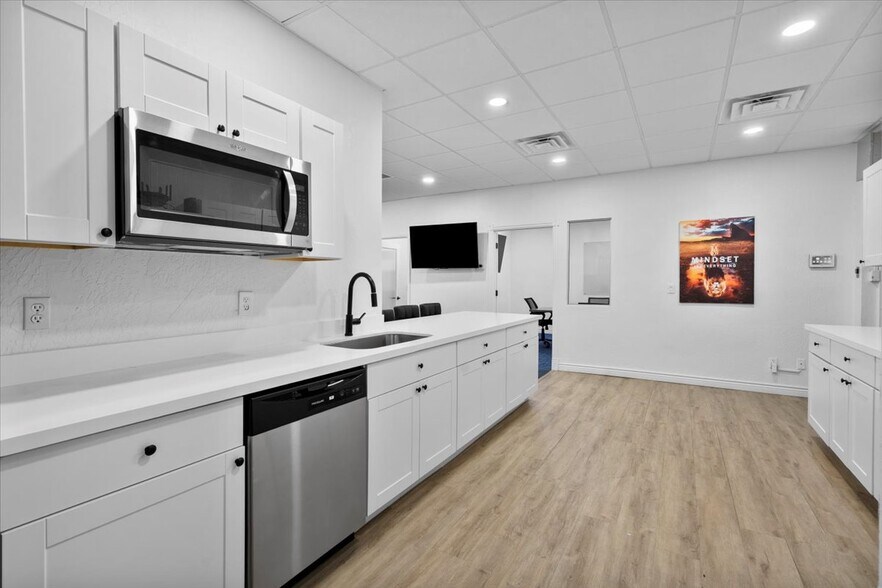 More Photos Of 6550 E Main, Mesa Office For Sale