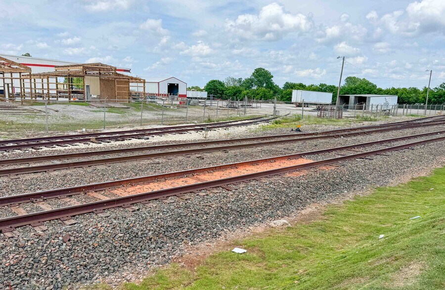 More Photos Of 7200 S Sooner Rd, Oklahoma City Warehouse For Lease