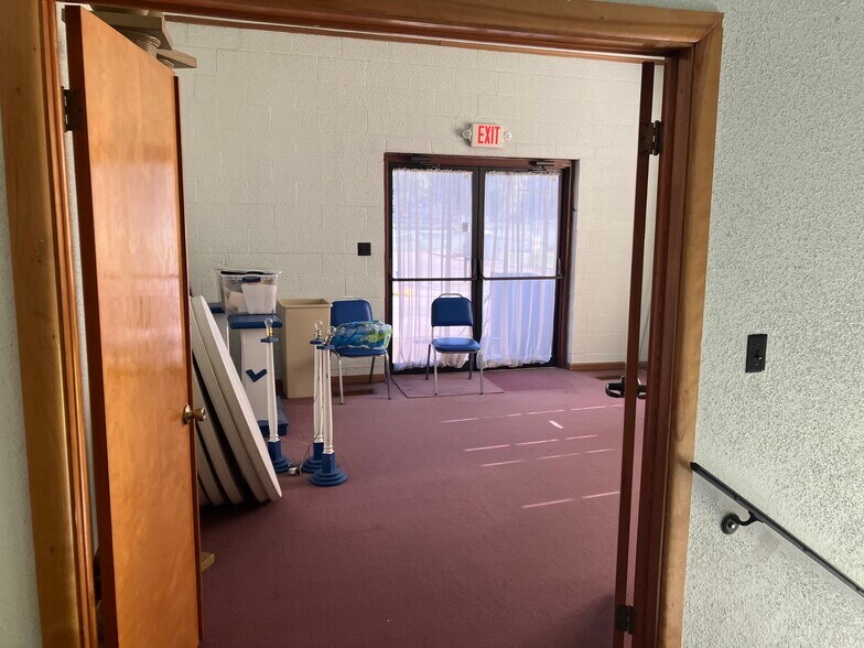 More Photos Of 1508 S 9th St, Ironton Lodge Meeting Hall For Sale