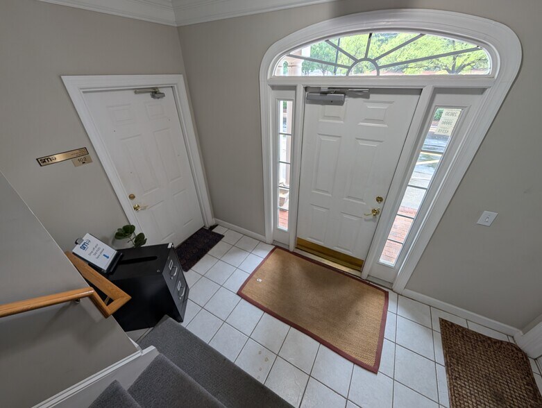 More Photos Of 6511 Creedmoor Rd, Raleigh Office For Lease
