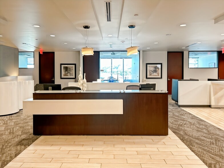 More Photos Of 2415 E Camelback Rd, Phoenix Coworking Space