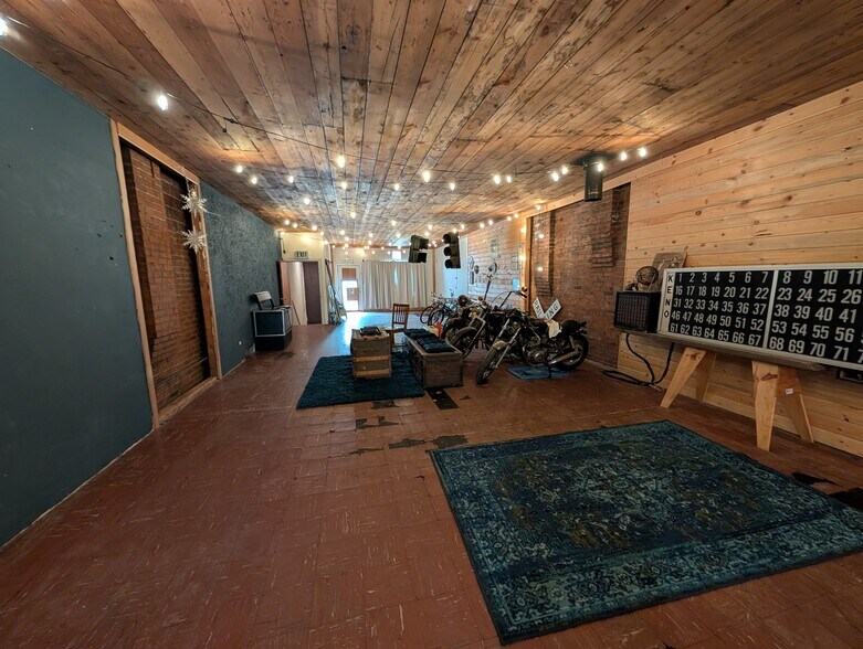 More Photos Of 956 Main St, Pomeroy Storefront For Sale