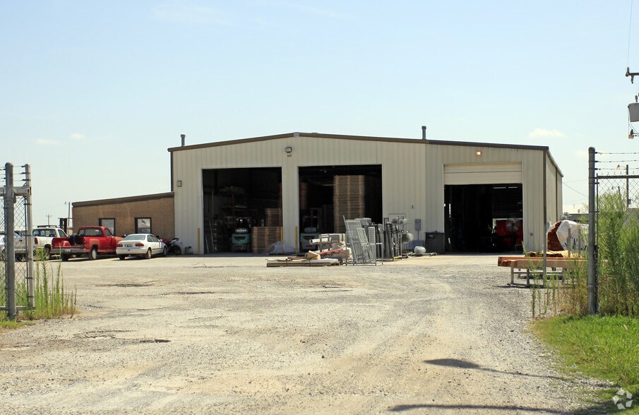 More Photos Of 3116 S Council Rd, Oklahoma City Manufacturing For Lease