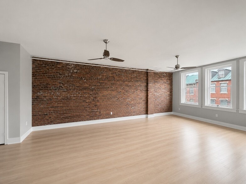 More Photos Of 1717 E Franklin St, Richmond Storefront Retail Residential For Sale